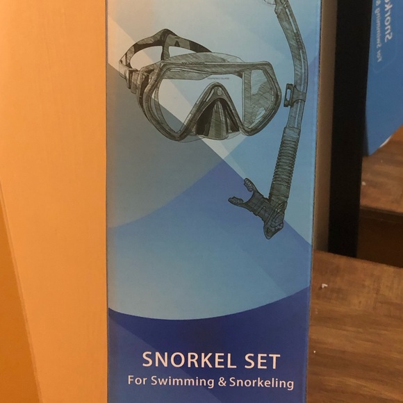 Brand new snorkel set - Picture 1 of 2